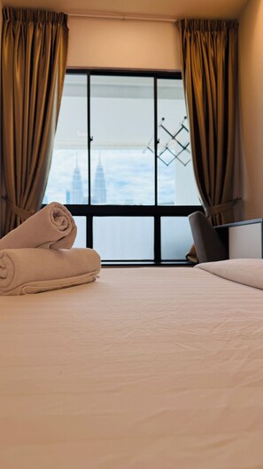 Deluxe Studio Suite, Balcony | Desk, laptop workspace, blackout drapes, iron/ironing board