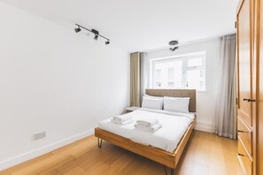 2 bedrooms, desk, iron/ironing board