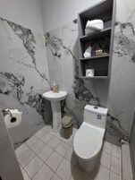 Basic Room | Bathroom | Shower, towels, soap, shampoo