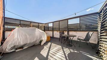 Apartment, 3 Bedrooms | Outdoor dining