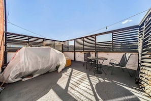 Apartment, 3 Bedrooms | Outdoor dining