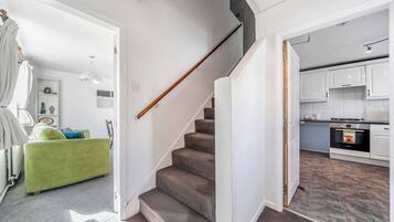 Apartment, 3 Bedrooms | Interior