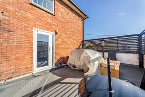 Apartment, 3 Bedrooms | Outdoor dining