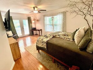 4 bedrooms, desk, iron/ironing board, free WiFi - Etowah Valley Ranch - Peaceful, private, and serene (Dahlonega)