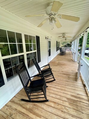 Terrace/patio - Etowah Valley Ranch - Peaceful, private, and serene (Dahlonega)