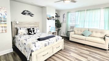 Schreibtisch, kostenloses WLAN, Bettwäsche