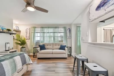 The Beach Inn Downtown St. Petersburg