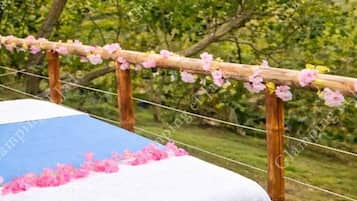 Massasje med varme steiner og massasje