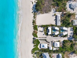 Beach - Luxury Pool Villa✨50 Steps Away From Jimmy Hill Beach✨Stunning Ocean Views (Moss Town)