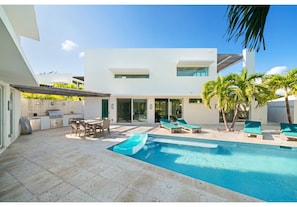 Pool - Luxury Pool Villa✨50 Steps Away From Jimmy Hill Beach✨Stunning Ocean Views (Moss Town)