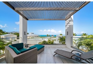 Terrace/patio - Luxury Pool Villa Steps Away From the Beach with Stunning Ocean Views (Moss Town)