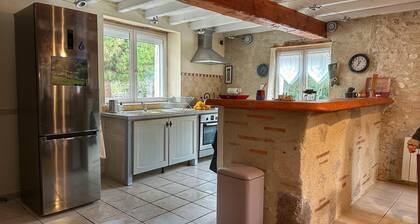 Lot et Garonne Hideaway, 3 bedroom farmhouse, Maison de campagne in Aiguillon
