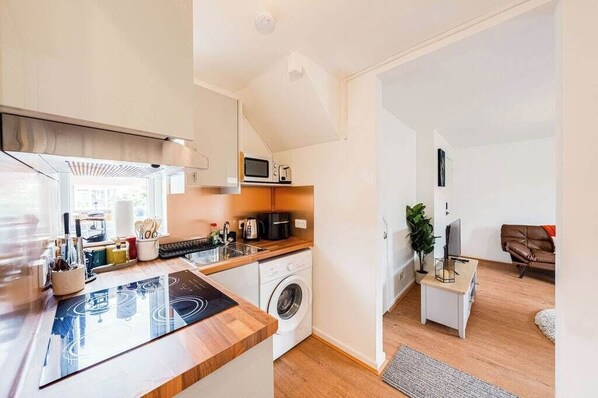 Fridge, microwave, stovetop, toaster