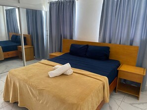 3 chambres, fer et planche à repasser, Wi-Fi gratuit, draps fournis