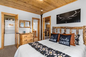 3 bedrooms, travel crib, free WiFi, bed sheets