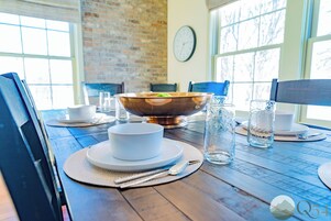 Microondas, horno, placa de cocina, lavavajillas