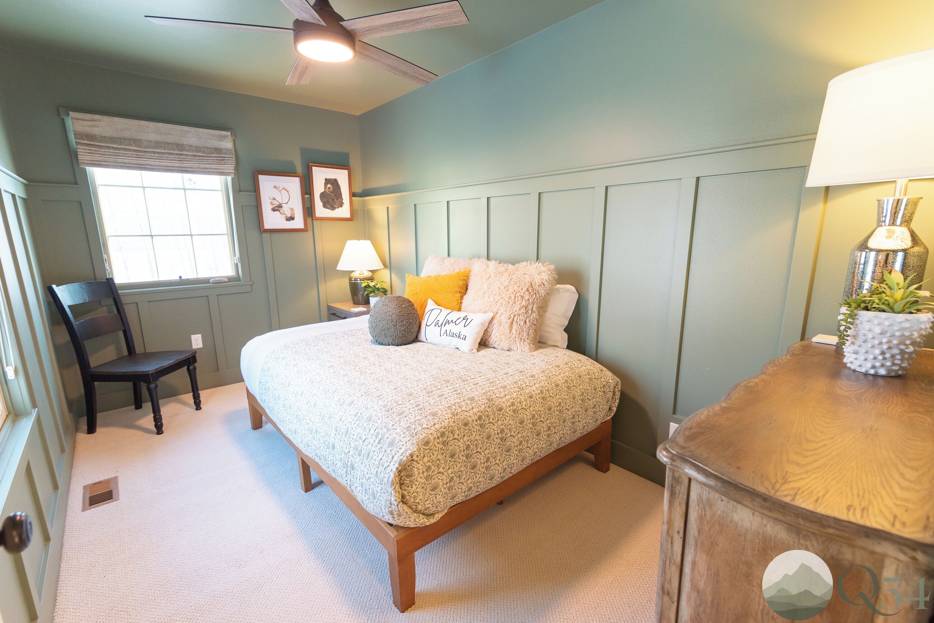 Suite 1 - Deluxe Suite, Hot Tub, Mountain View | Pimennysverhot, silitysrauta/-lauta, vauvan matkasänky, ilmainen Wi-Fi