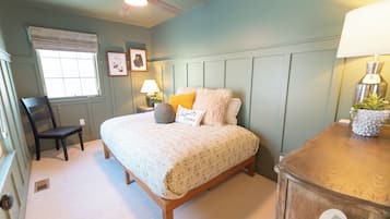 Suite 1 - Deluxe Suite, Hot Tub, Mountain View | Pimennysverhot, silitysrauta/-lauta, vauvan matkasänky, ilmainen Wi-Fi