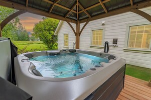 Bañera de hidromasaje privada