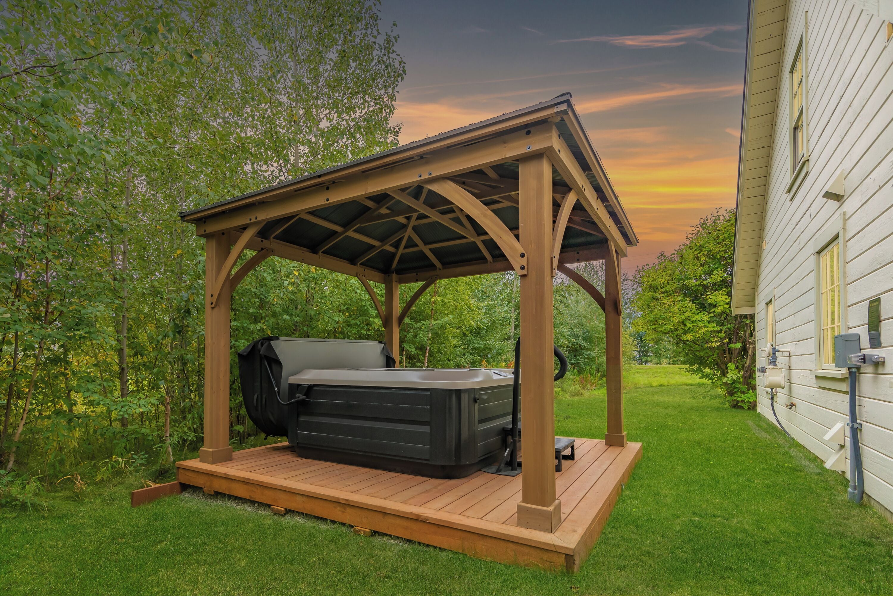 Suite 1 - Deluxe Suite, Hot Tub, Mountain View | Private spa tub