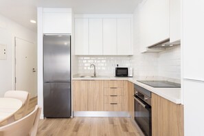 Microwave, oven, stovetop, coffee/tea maker