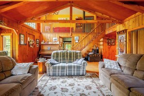 Living area - Country home in beautiful Bucks County (Hatfield)