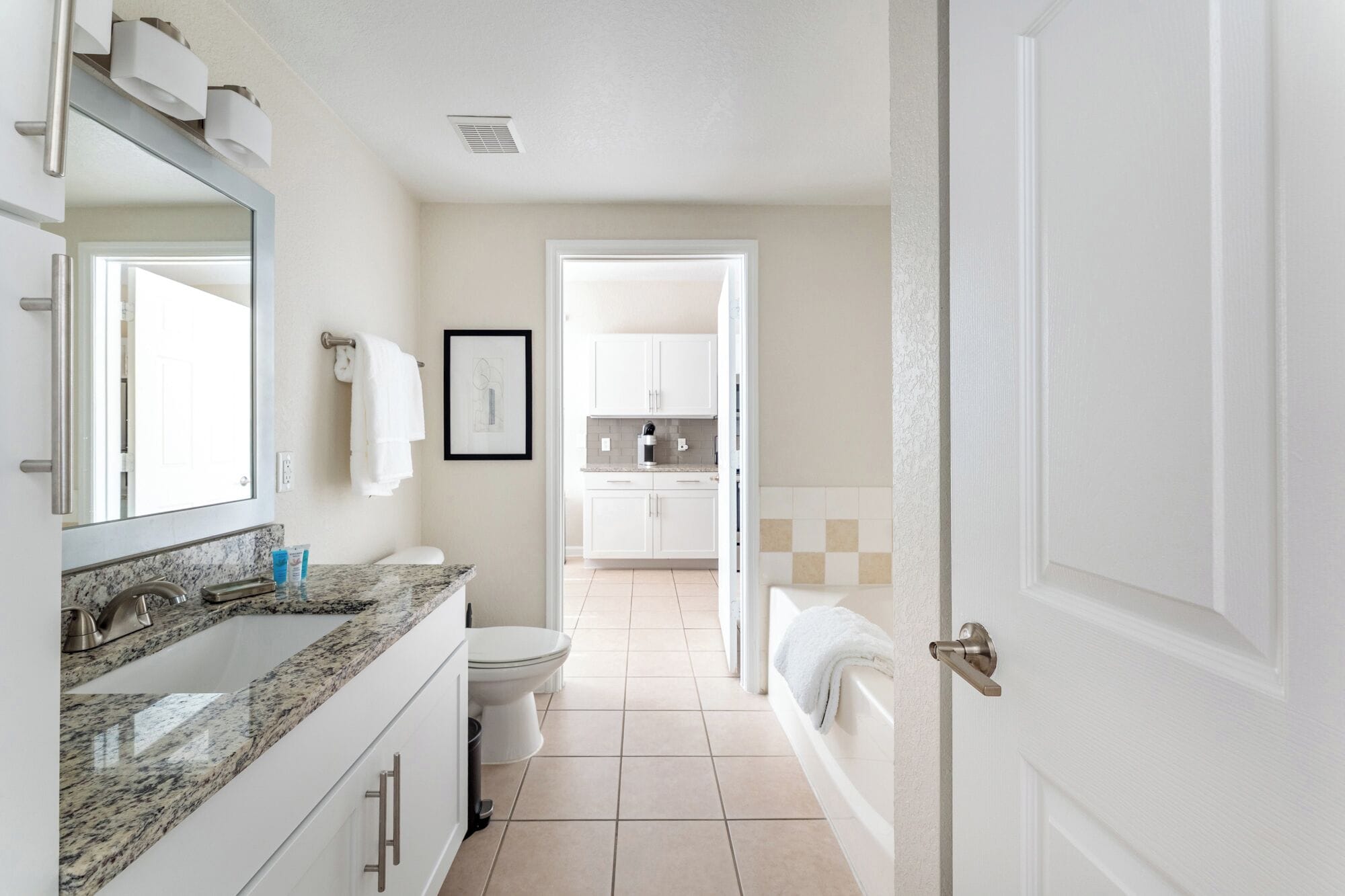 Standard Apartment, 1 Bedroom | Bathroom | Combined shower/bathtub, deep-soaking bathtub, free toiletries