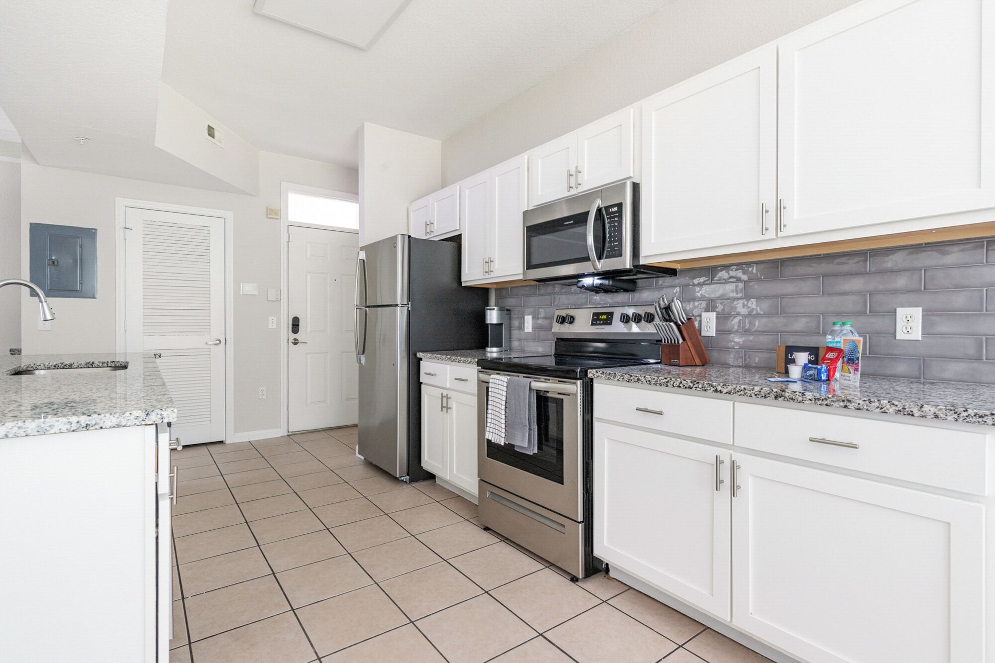 Apartemen Standar, 2 kamar tidur | Dapur pribadi | Lemari es besar, microwave, oven, dan kompor