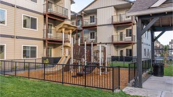 Área de juegos infantiles al aire libre