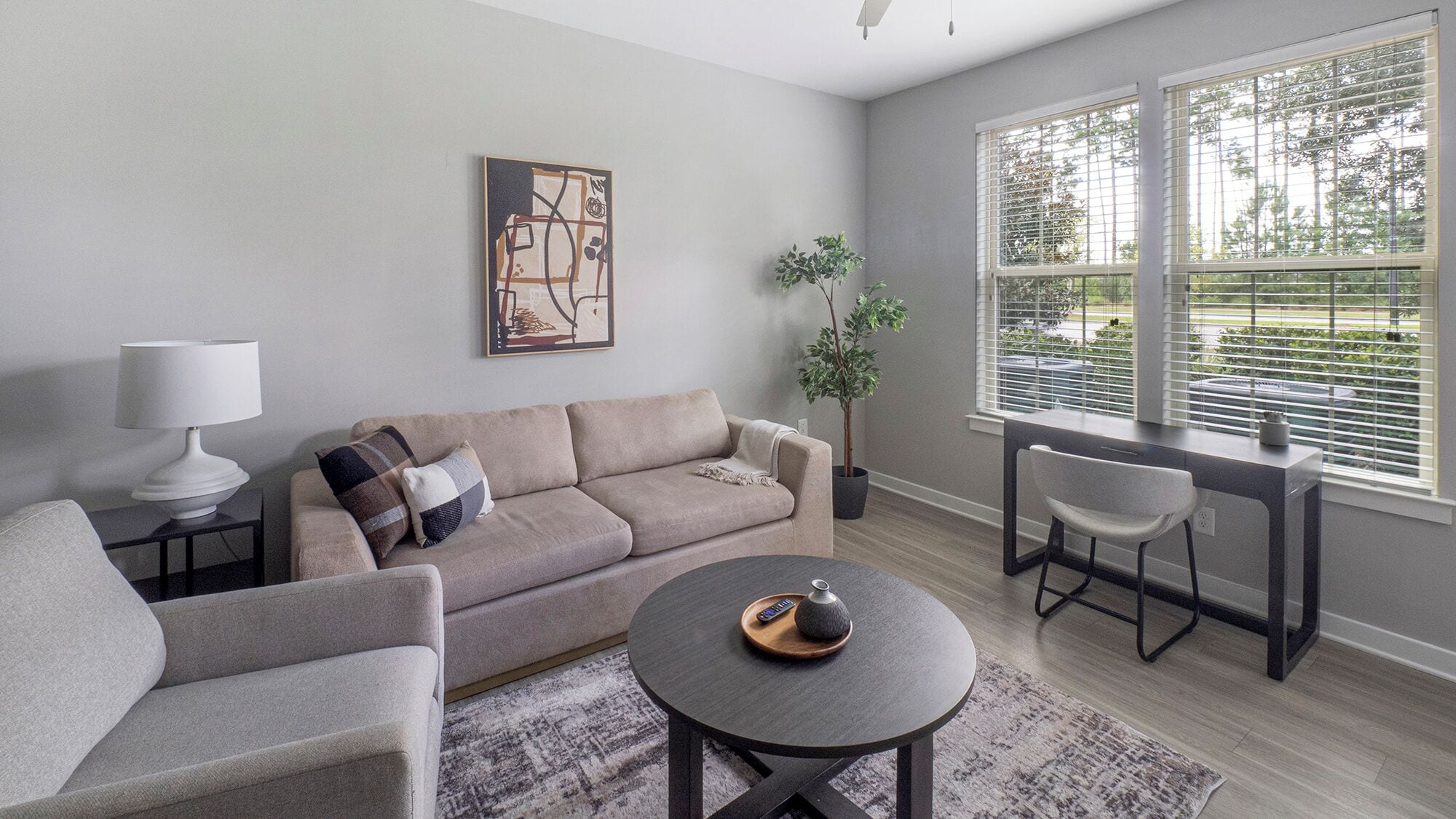 アパートメント 1 ベッドルーム | リビング エリア | テレビ