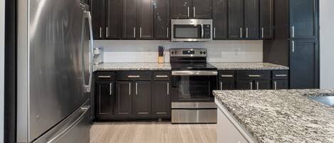 Apartment, 1 Bedroom | Private kitchen | Full-size fridge, microwave, oven, stovetop