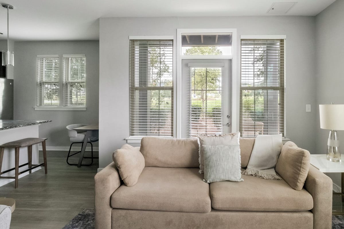 Appartement, 2 slaapkamers | Woonruimte | Televisie