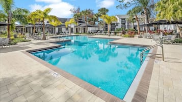 2 outdoor pools