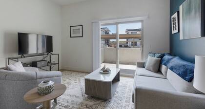 Landing Apartments Tucson near La Cholla Professional Park