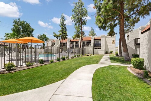 Landing Apartments Phoenix - Maryvale Village