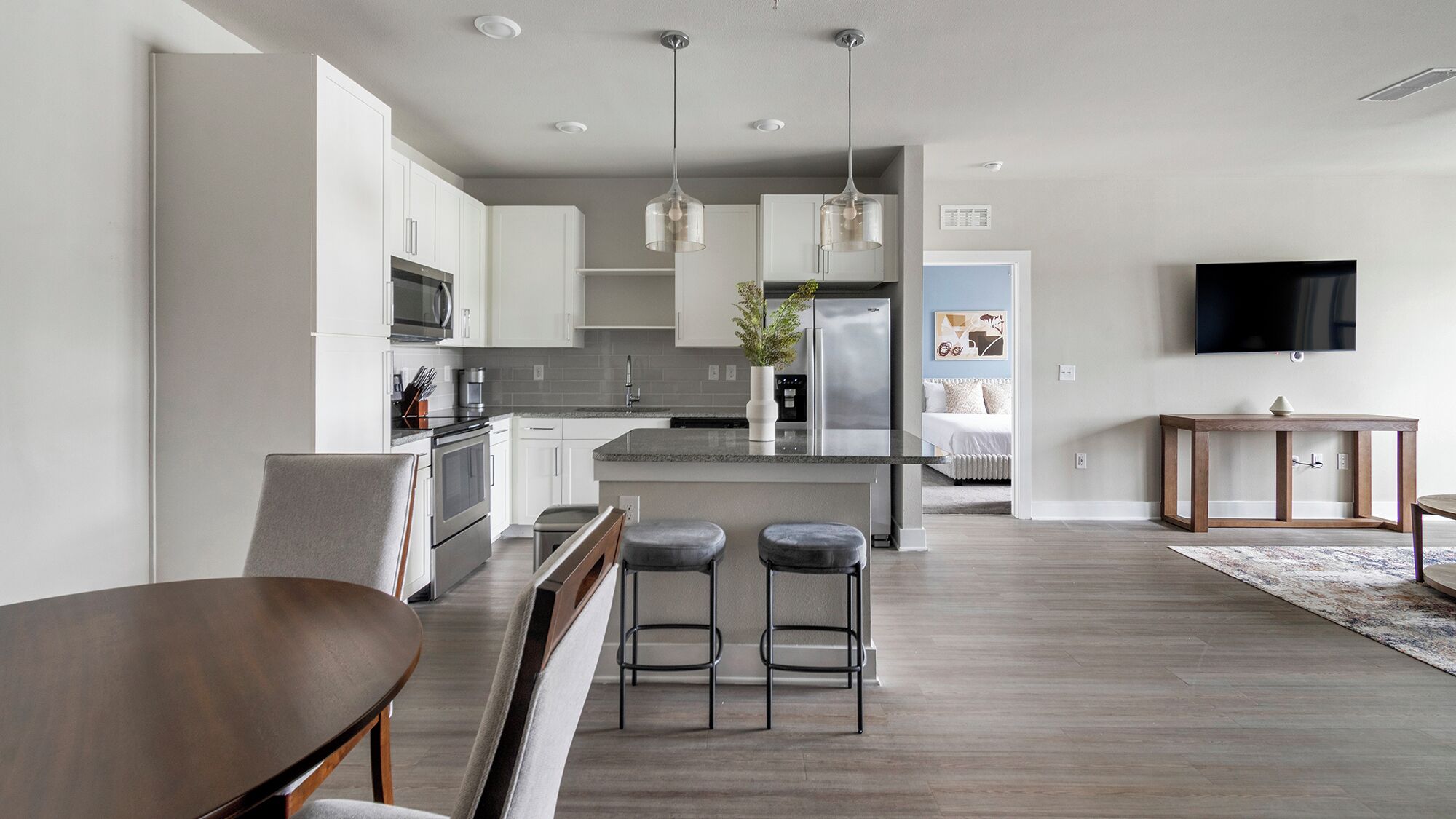 Huoneisto, 2 makuuhuonetta | Yksityinen keittiö | Täysikokoinen jääkaappi, mikroaaltouuni, uuni, liesi