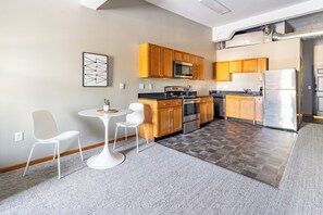 Apartment, 1 Bedroom | Private kitchen | Full-sized fridge, microwave, oven, stovetop