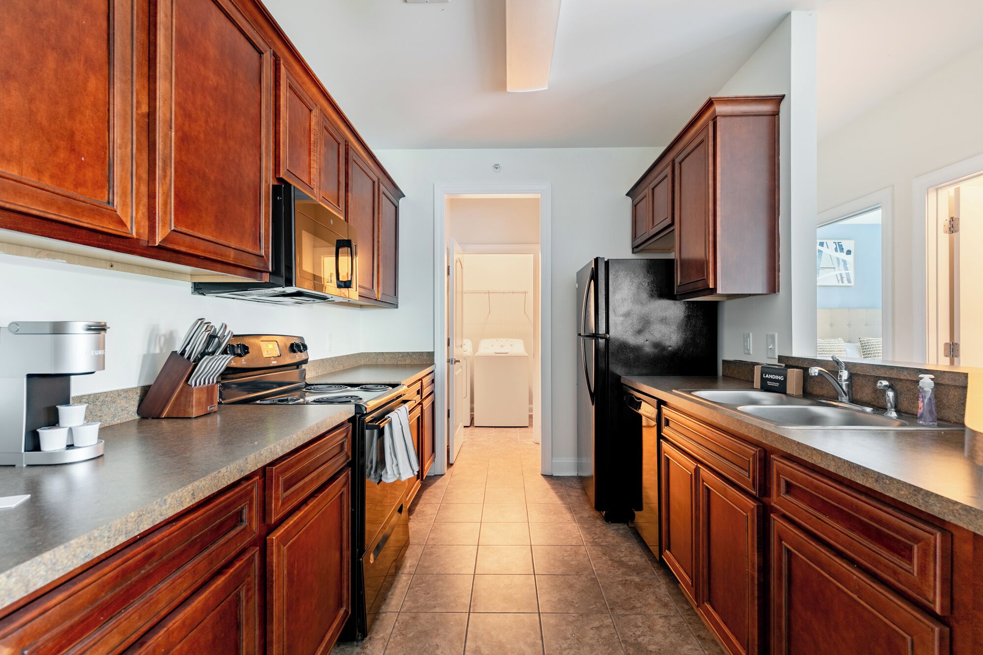 Apartment, 2 Bedrooms | Private kitchen | Fridge, microwave, oven, stovetop