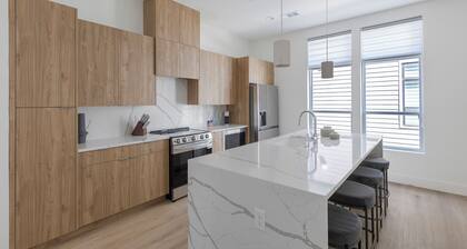 Landing Apartments - Downtown Dallas