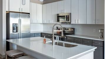 Apartment, 2 Bedrooms | Private kitchen | Full-size fridge, microwave, oven, stovetop