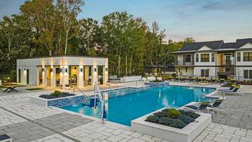 Piscina externa, barracas de cortesia