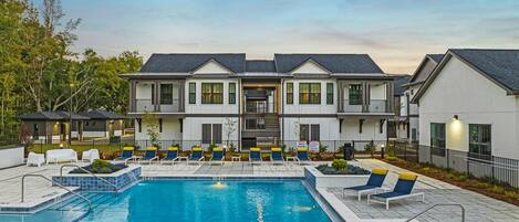 Outdoor pool, free pool cabanas