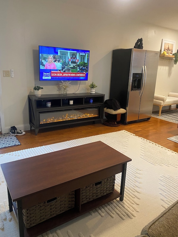 Economy Apartment, Courtyard View | Living area