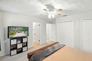 2 habitaciones, tabla de planchar con plancha, wifi y ropa de cama