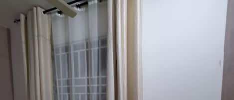 3 habitaciones y ropa de cama