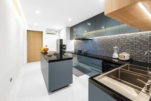 Cots/infant beds - White Anda Luxury 3-Bedroom Villa with Private Pool in Rawai (Phuket)