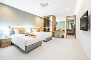 Cribs/infant beds