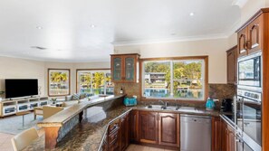 Microwave, oven, stovetop, dishwasher - Palatial Multi family Waterfront (Sussex Inlet)
