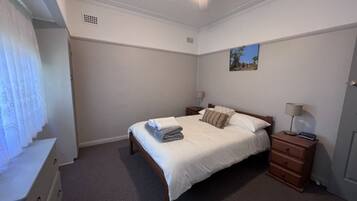 3 bedrooms, free WiFi, bed sheets