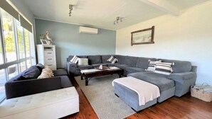 Living area - Greentree Sanctuary In South Sussex (Sussex Inlet)